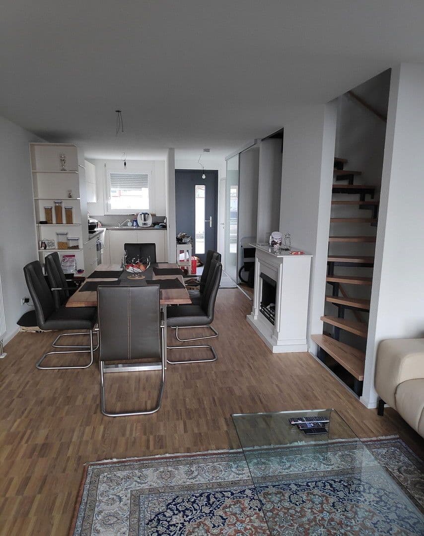 Prodej domu 125 m², pozemek 197 m², Abstatt, Bádensko-Württembersko Prodej domu 125 m², pozemek 197 m², Abstatt, Bádensko-Württembersko