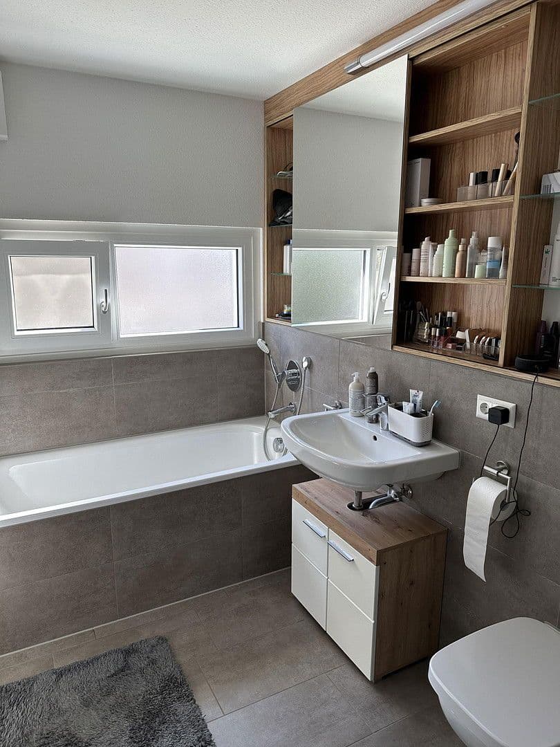 Prodej domu 125 m², pozemek 197 m², Abstatt, Bádensko-Württembersko Prodej domu 125 m², pozemek 197 m², Abstatt, Bádensko-Württembersko