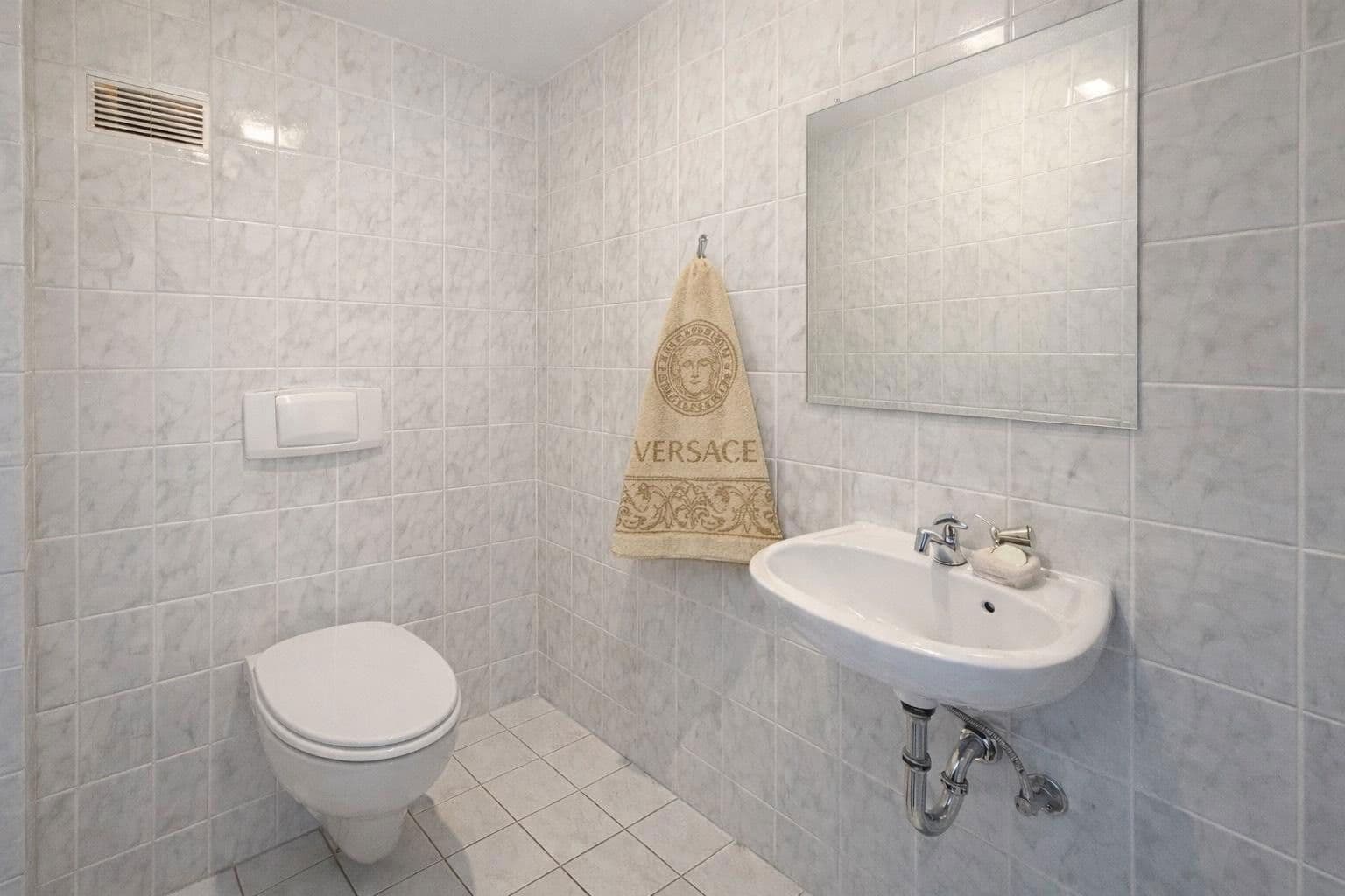 Pronájem bytu 4+1 90 m², Messerschmiedestr. 22, Žíč, Sasko-Anhaltsko Pronájem bytu 4+1 90 m², Messerschmiedestr. 22, Žíč, Sasko-Anhaltsko