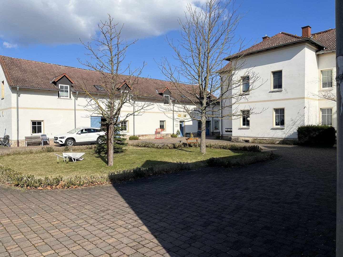 Prodej domu 780 m², pozemek 3.560 m², Lobstädter Straße 11, Neukieritzsch, Sasko Prodej domu 780 m², pozemek 3.560 m², Lobstädter Straße 11, Neukieritzsch, Sasko