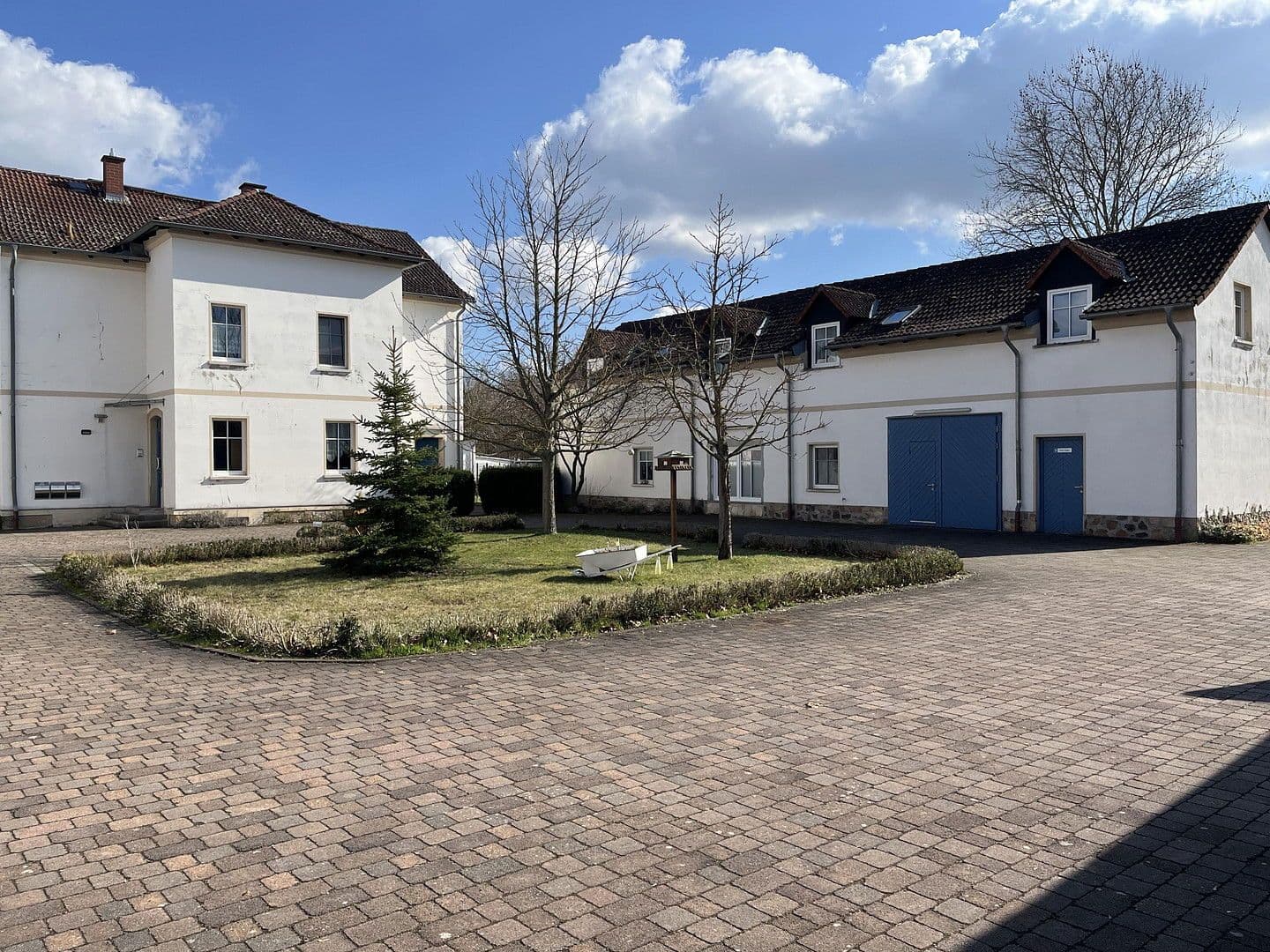 Prodej domu 780 m², pozemek 3.560 m², Lobstädter Straße 11, Neukieritzsch, Sasko Prodej domu 780 m², pozemek 3.560 m², Lobstädter Straße 11, Neukieritzsch, Sasko