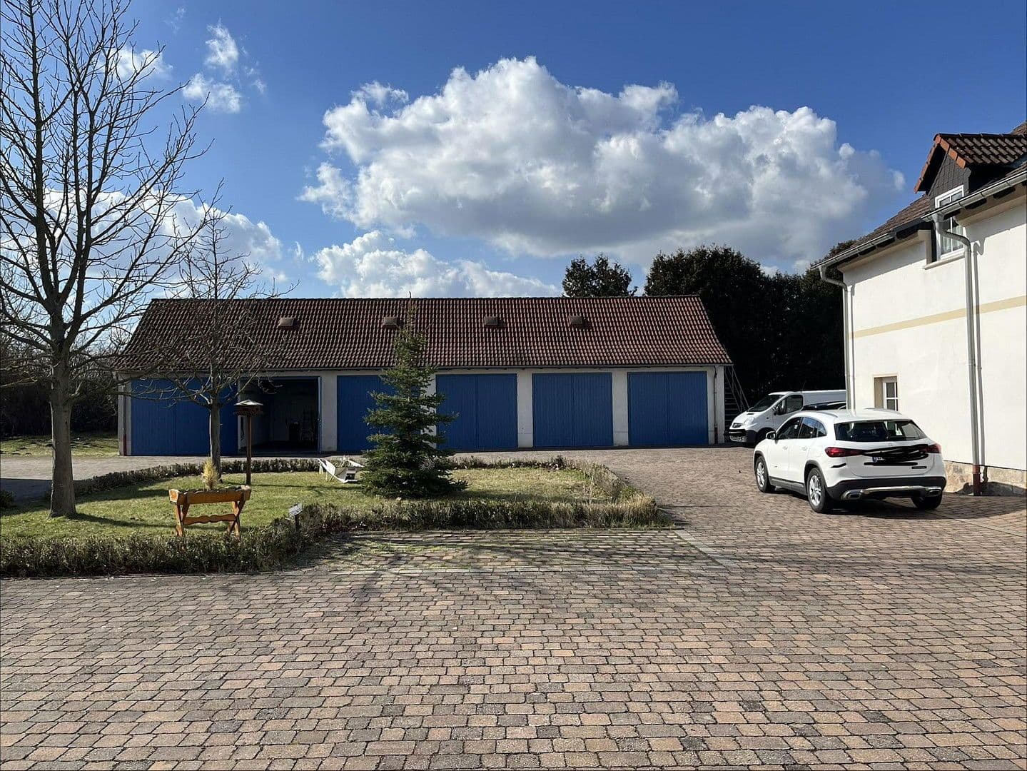 Prodej domu 780 m², pozemek 3.560 m², Lobstädter Straße 11, Neukieritzsch, Sasko Prodej domu 780 m², pozemek 3.560 m², Lobstädter Straße 11, Neukieritzsch, Sasko