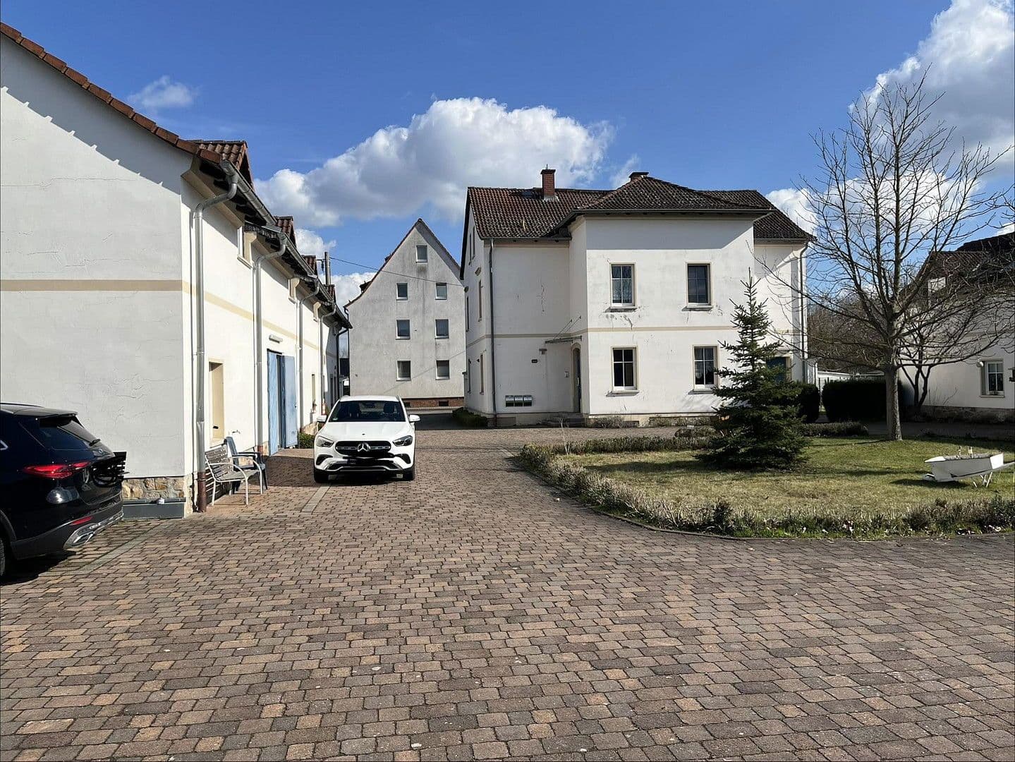 Prodej domu 780 m², pozemek 3.560 m², Lobstädter Straße 11, Neukieritzsch, Sasko Prodej domu 780 m², pozemek 3.560 m², Lobstädter Straße 11, Neukieritzsch, Sasko
