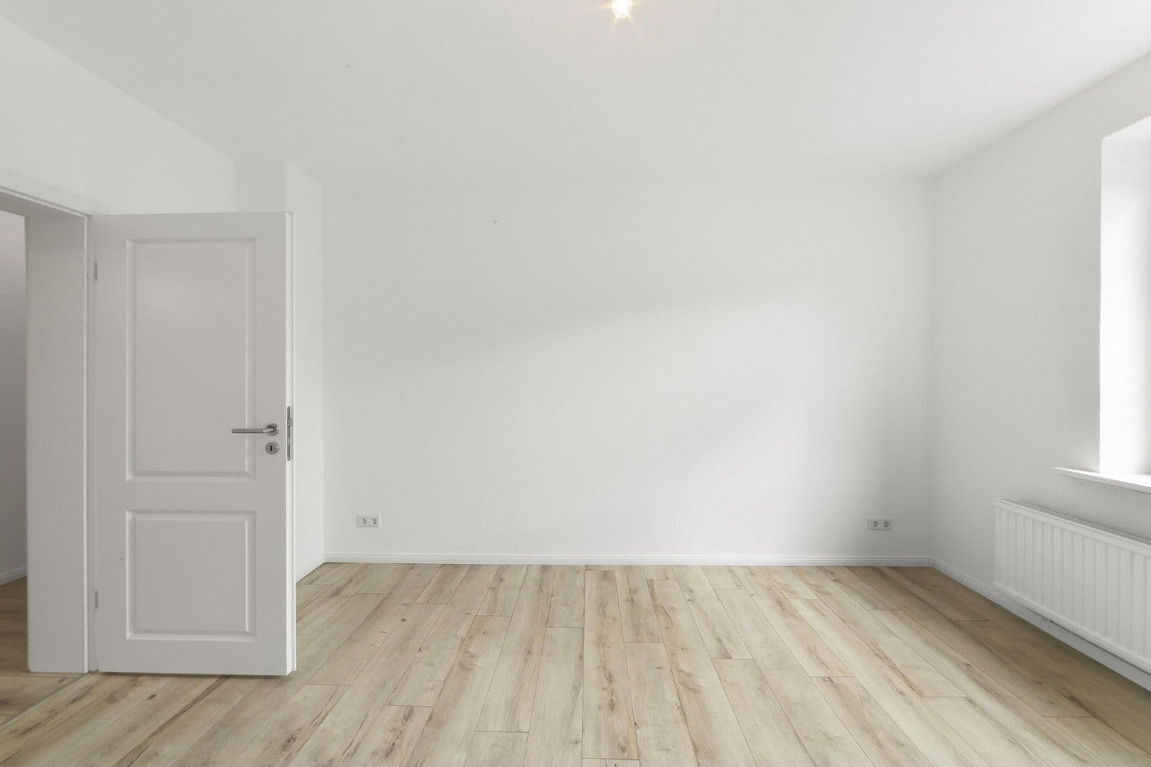 Pronájem bytu 3+1 65 m², Kirchhöfnerstraße 16, Hannover, Dolní Sasko Pronájem bytu 3+1 65 m², Kirchhöfnerstraße 16, Hannover, Dolní Sasko