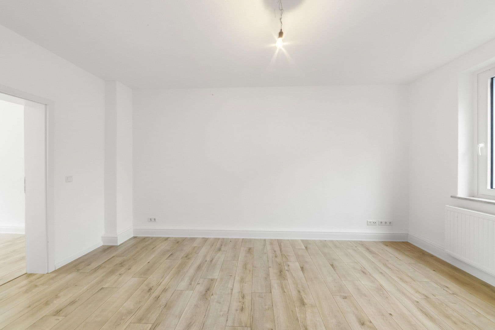 Pronájem bytu 3+1 65 m², Kirchhöfnerstraße 16, Hannover, Dolní Sasko Pronájem bytu 3+1 65 m², Kirchhöfnerstraße 16, Hannover, Dolní Sasko