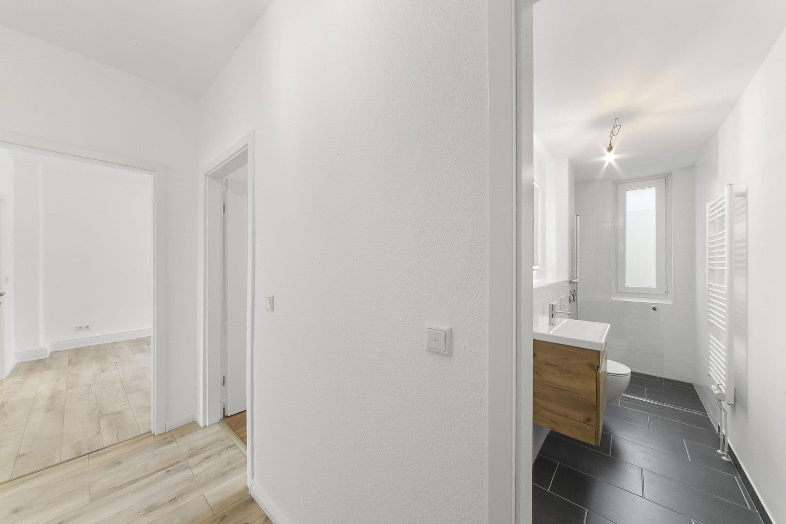 Pronájem bytu 3+1 65 m², Kirchhöfnerstraße 16, Hannover, Dolní Sasko Pronájem bytu 3+1 65 m², Kirchhöfnerstraße 16, Hannover, Dolní Sasko