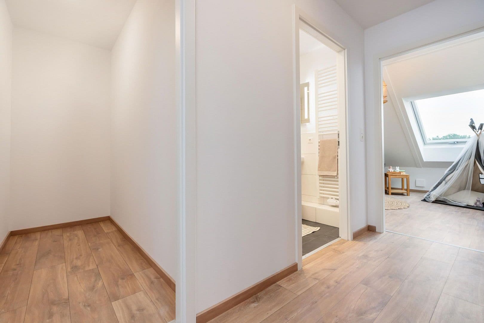 Pronájem domu 141 m², pozemek 169 m², Am Brünnle 22, Roth, Bavorsko Pronájem domu 141 m², pozemek 169 m², Am Brünnle 22, Roth, Bavorsko