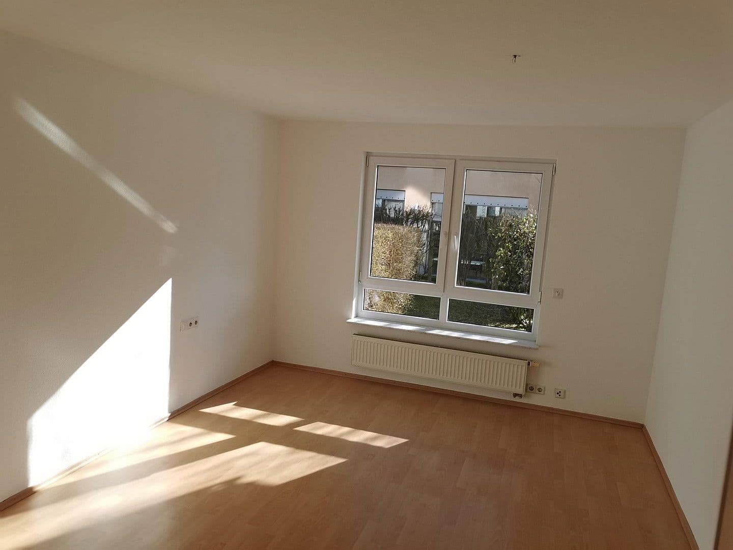 Pronájem bytu 3+1 68 m², Schoellstr. 5, Stuttgart-Plieningen, Bádensko-Württembersko Pronájem bytu 3+1 68 m², Schoellstr. 5, Stuttgart-Plieningen, Bádensko-Württembersko