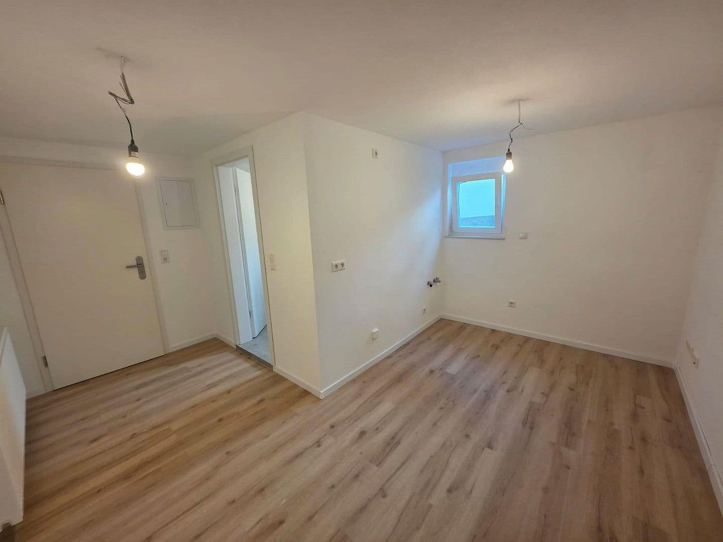 Prodej domu 135 m², pozemek 305 m², Böllatstrasse 14, Nürtingen, Bádensko-Württembersko Prodej domu 135 m², pozemek 305 m², Böllatstrasse 14, Nürtingen, Bádensko-Württembersko