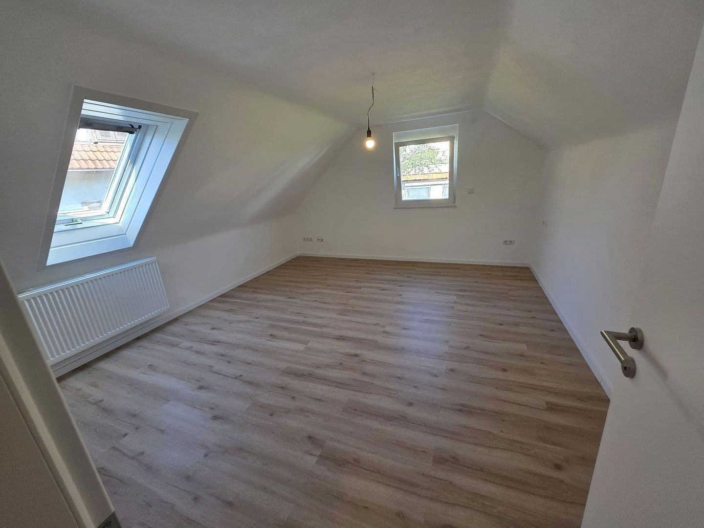 Prodej domu 135 m², pozemek 305 m², Böllatstrasse 14, Nürtingen, Bádensko-Württembersko Prodej domu 135 m², pozemek 305 m², Böllatstrasse 14, Nürtingen, Bádensko-Württembersko