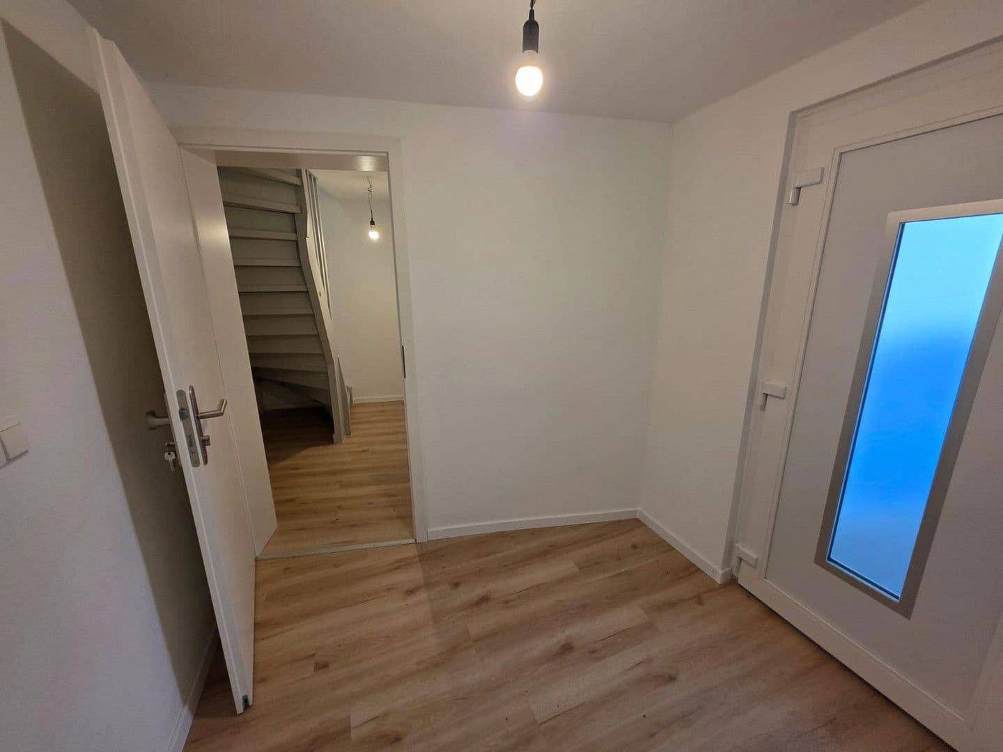Prodej domu 135 m², pozemek 305 m², Böllatstrasse 14, Nürtingen, Bádensko-Württembersko Prodej domu 135 m², pozemek 305 m², Böllatstrasse 14, Nürtingen, Bádensko-Württembersko
