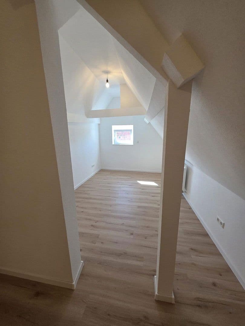 Prodej domu 135 m², pozemek 305 m², Böllatstrasse 14, Nürtingen, Bádensko-Württembersko Prodej domu 135 m², pozemek 305 m², Böllatstrasse 14, Nürtingen, Bádensko-Württembersko
