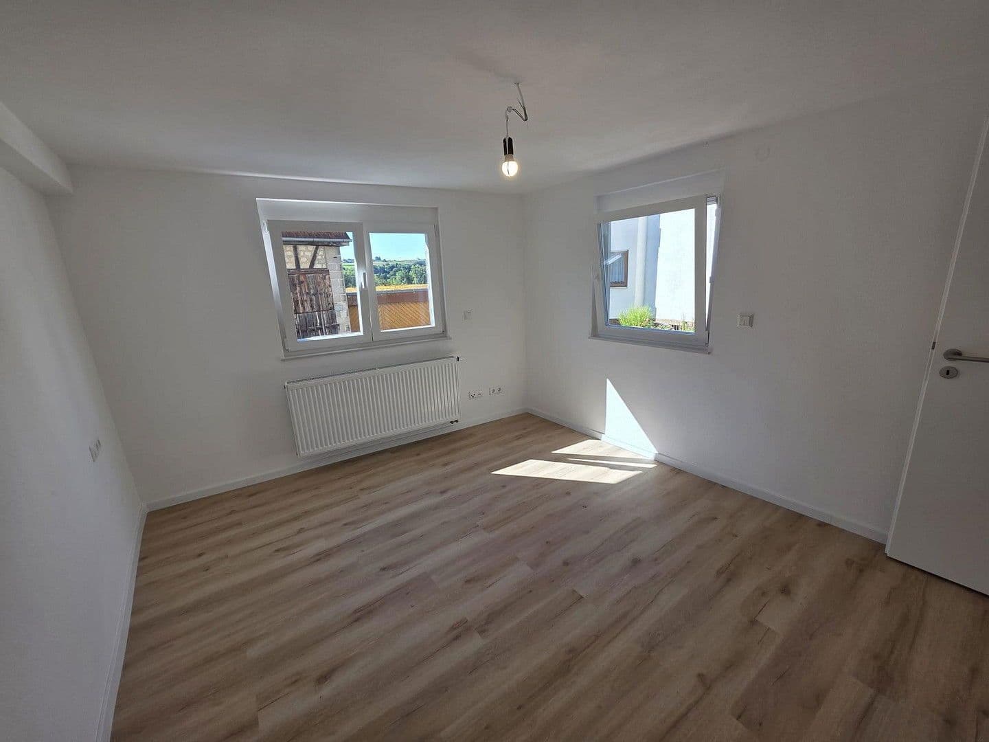 Prodej domu 135 m², pozemek 305 m², Böllatstrasse 14, Nürtingen, Bádensko-Württembersko Prodej domu 135 m², pozemek 305 m², Böllatstrasse 14, Nürtingen, Bádensko-Württembersko