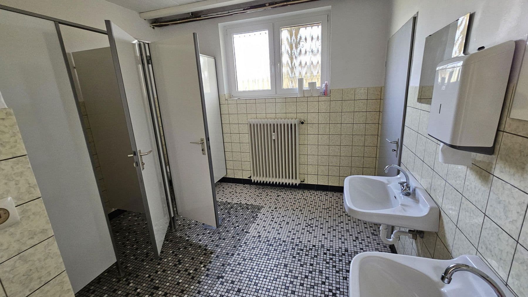 Pronájem nebytového prostoru 5.676 m², Industriestraße 2, Kalletal, Severní Porýní-Vestfálsko Pronájem nebytového prostoru 5.676 m², Industriestraße 2, Kalletal, Severní Porýní-Vestfálsko