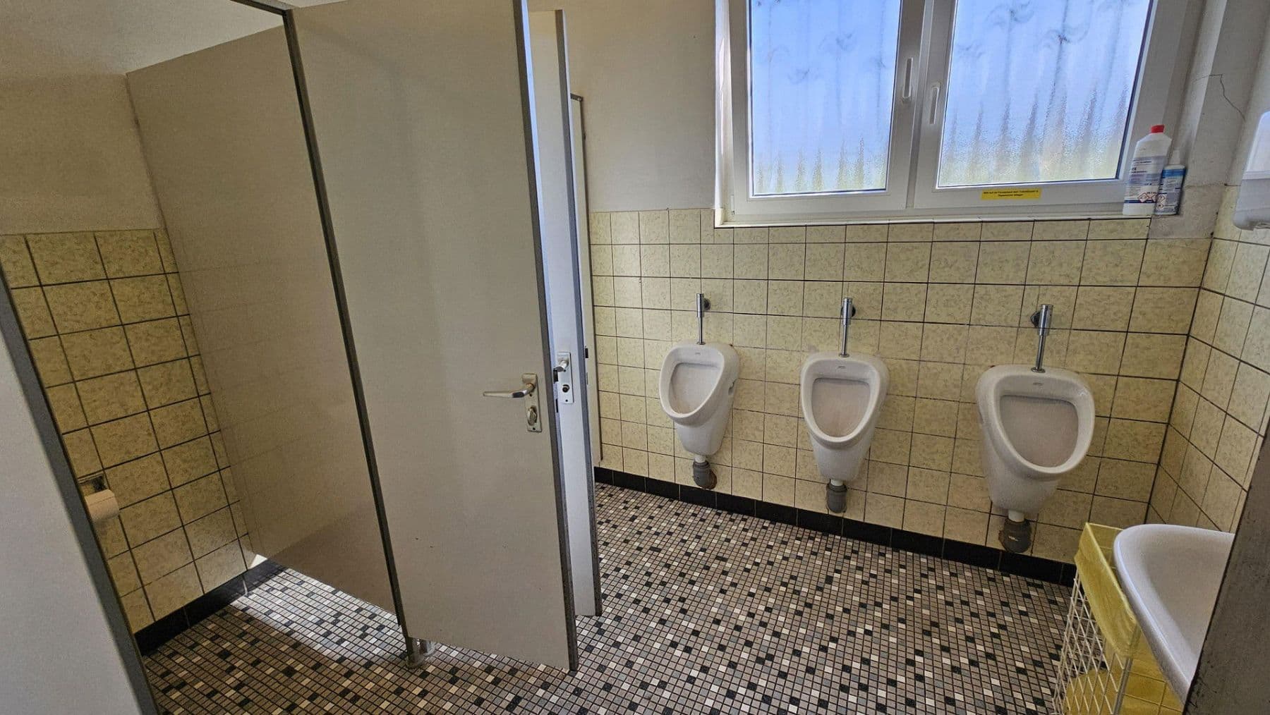 Pronájem nebytového prostoru 5.676 m², Industriestraße 2, Kalletal, Severní Porýní-Vestfálsko Pronájem nebytového prostoru 5.676 m², Industriestraße 2, Kalletal, Severní Porýní-Vestfálsko