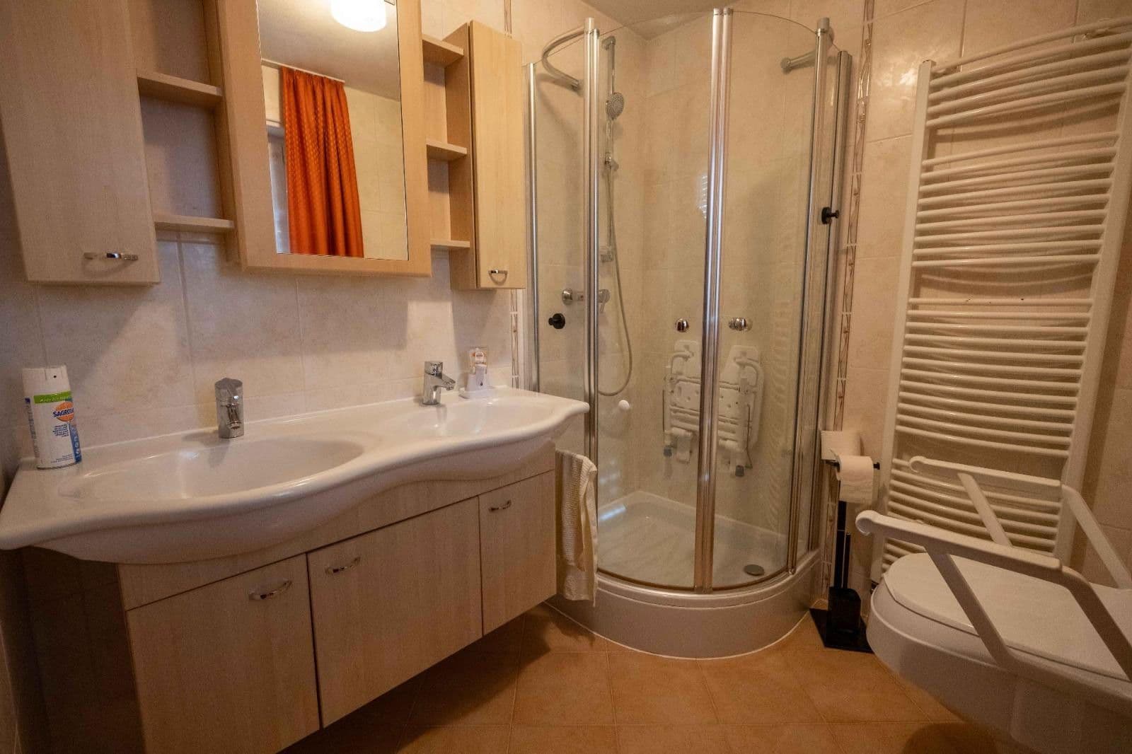 Prodej domu 110 m², pozemek 530 m², Anton-Bruckner-Str. 44, Vaterstetten, Bavorsko Prodej domu 110 m², pozemek 530 m², Anton-Bruckner-Str. 44, Vaterstetten, Bavorsko