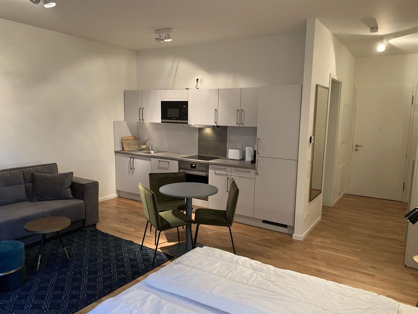 Pronájem bytu 1+1 41 m², Genthiner Str. 46, Berlin, Berlín Pronájem bytu 1+1 41 m², Genthiner Str. 46, Berlin, Berlín