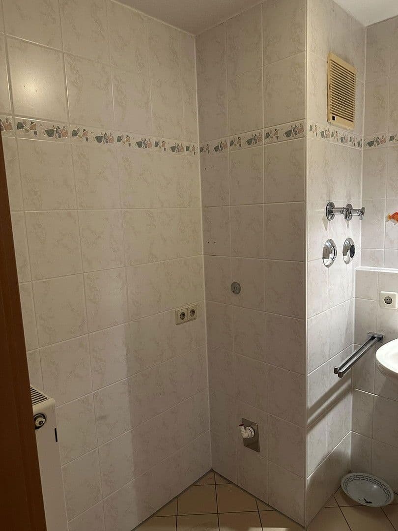 Pronájem bytu 3+1 90 m², Thekla-Kauffmann-Weg 7, Stuttgart, Bádensko-Württembersko Pronájem bytu 3+1 90 m², Thekla-Kauffmann-Weg 7, Stuttgart, Bádensko-Württembersko