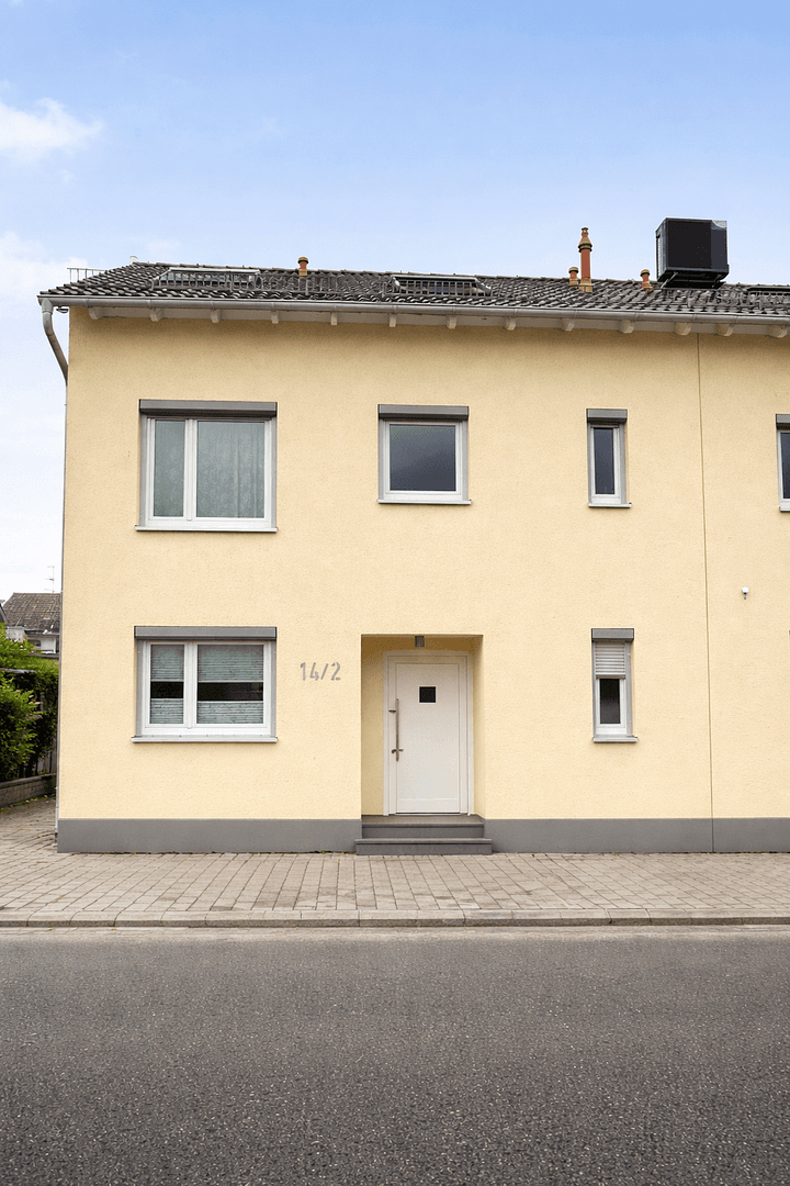 Prodej domu 185 m², pozemek 176 m², Gärtringen, Bádensko-Württembersko Prodej domu 185 m², pozemek 176 m², Gärtringen, Bádensko-Württembersko