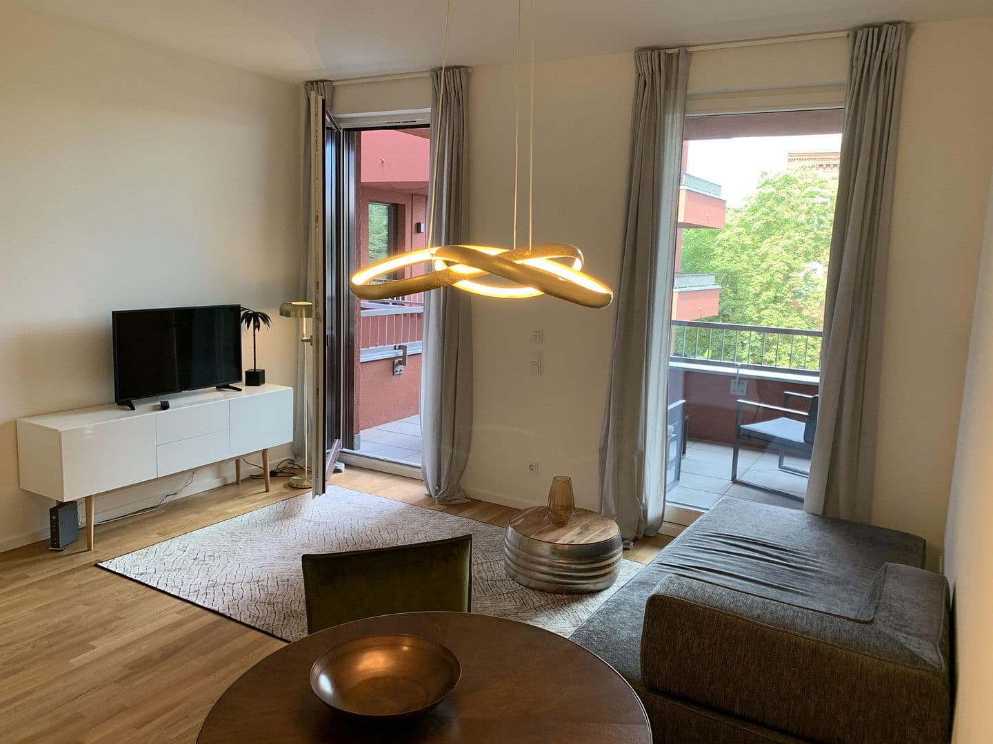 Pronájem bytu 2+1 50 m², Genthinerstraße 46, Berlin, Berlín Pronájem bytu 2+1 50 m², Genthinerstraße 46, Berlin, Berlín