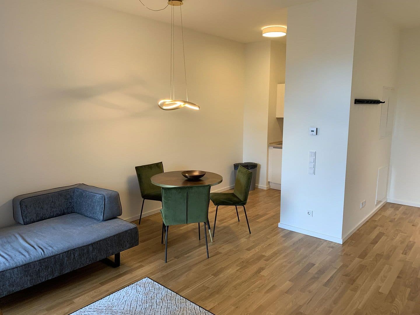 Pronájem bytu 2+1 50 m², Genthinerstraße 46, Berlin, Berlín Pronájem bytu 2+1 50 m², Genthinerstraße 46, Berlin, Berlín