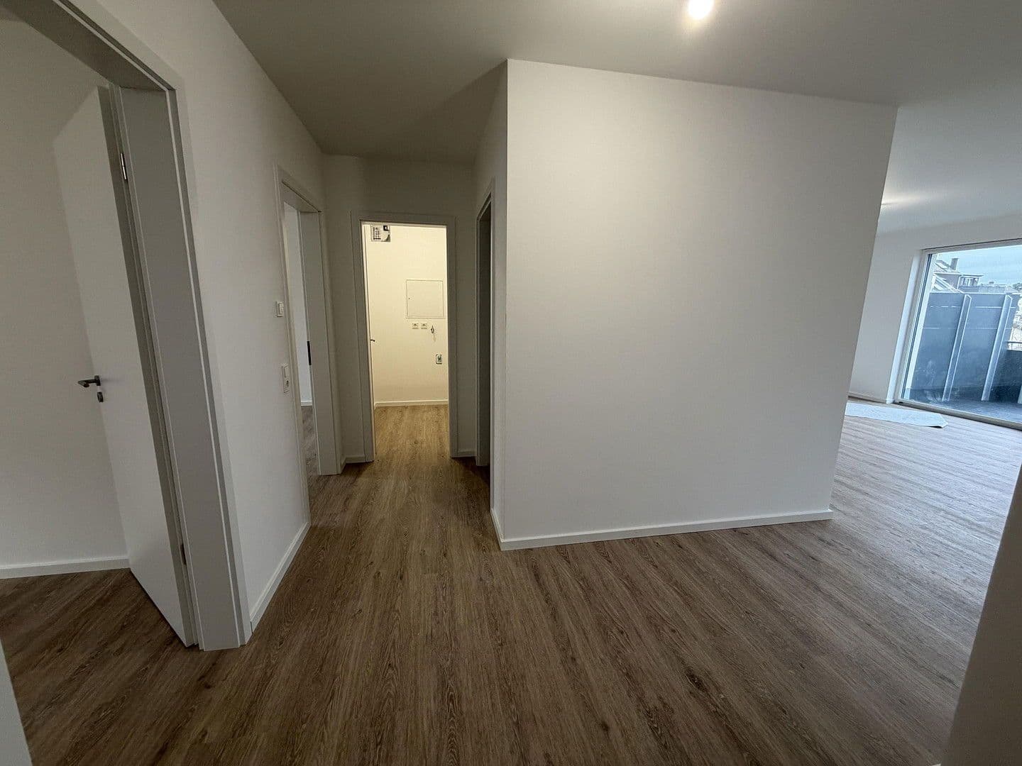 Pronájem bytu 3+1 100 m², Köln, Severní Porýní-Vestfálsko Pronájem bytu 3+1 100 m², Köln, Severní Porýní-Vestfálsko