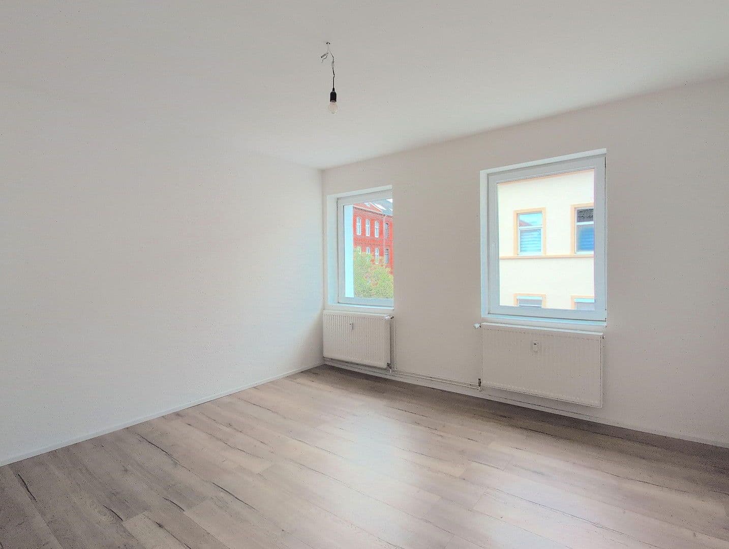 Pronájem bytu 4+1 85 m², Dessau-Roßlau, Sasko-Anhaltsko Pronájem bytu 4+1 85 m², Dessau-Roßlau, Sasko-Anhaltsko