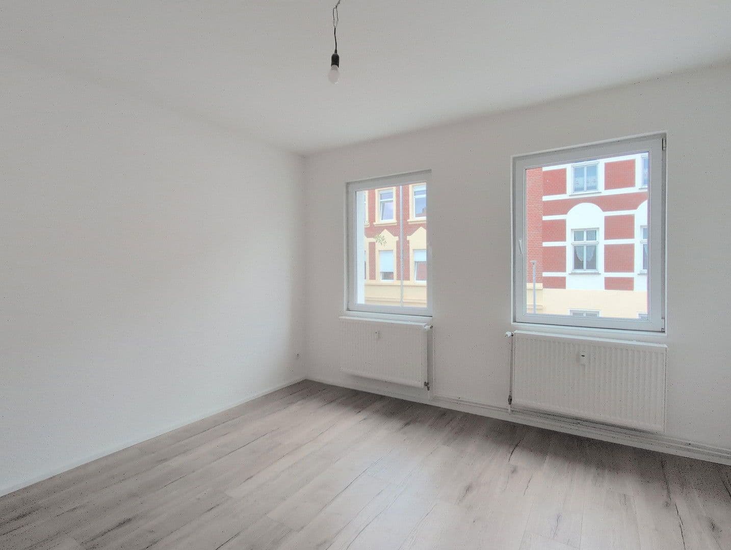 Pronájem bytu 4+1 85 m², Dessau-Roßlau, Sasko-Anhaltsko Pronájem bytu 4+1 85 m², Dessau-Roßlau, Sasko-Anhaltsko