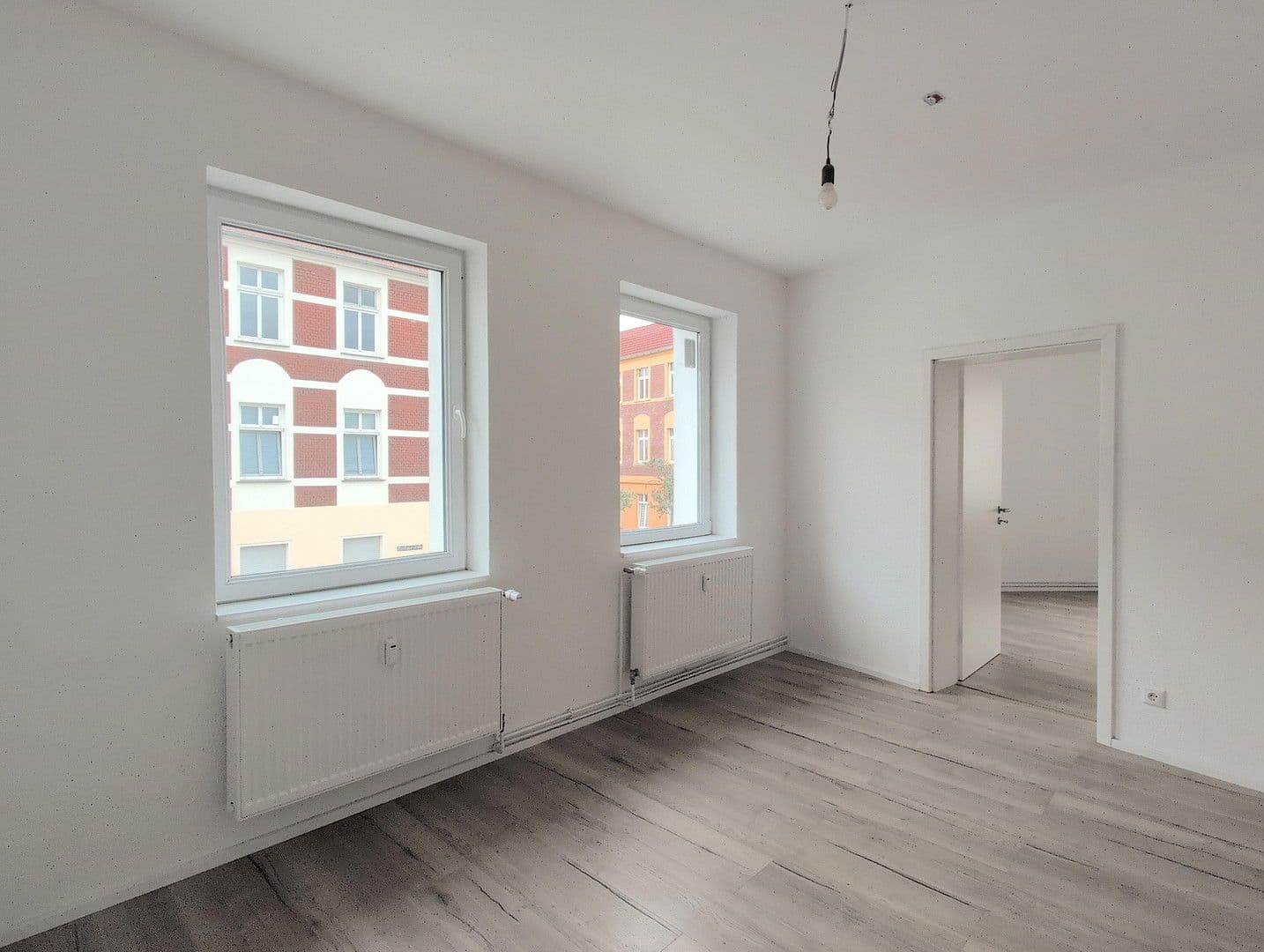 Pronájem bytu 4+1 85 m², Dessau-Roßlau, Sasko-Anhaltsko Pronájem bytu 4+1 85 m², Dessau-Roßlau, Sasko-Anhaltsko