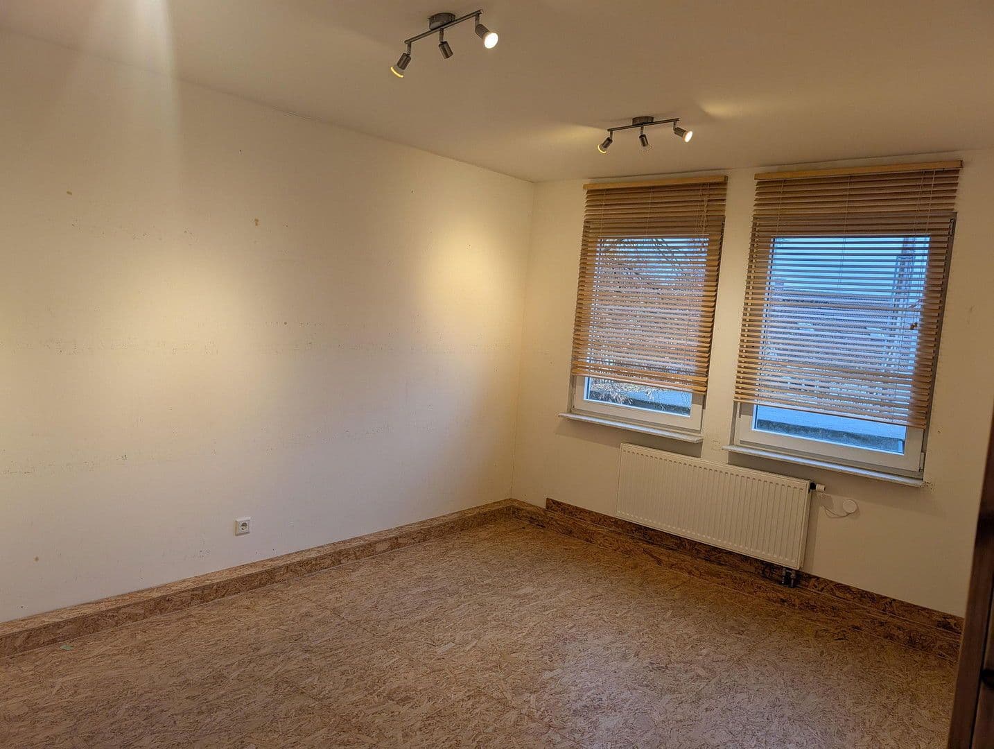 Pronájem kanceláře 436 m², Engelsdorfer Str. 373, Leipzig, Sasko Pronájem kanceláře 436 m², Engelsdorfer Str. 373, Leipzig, Sasko