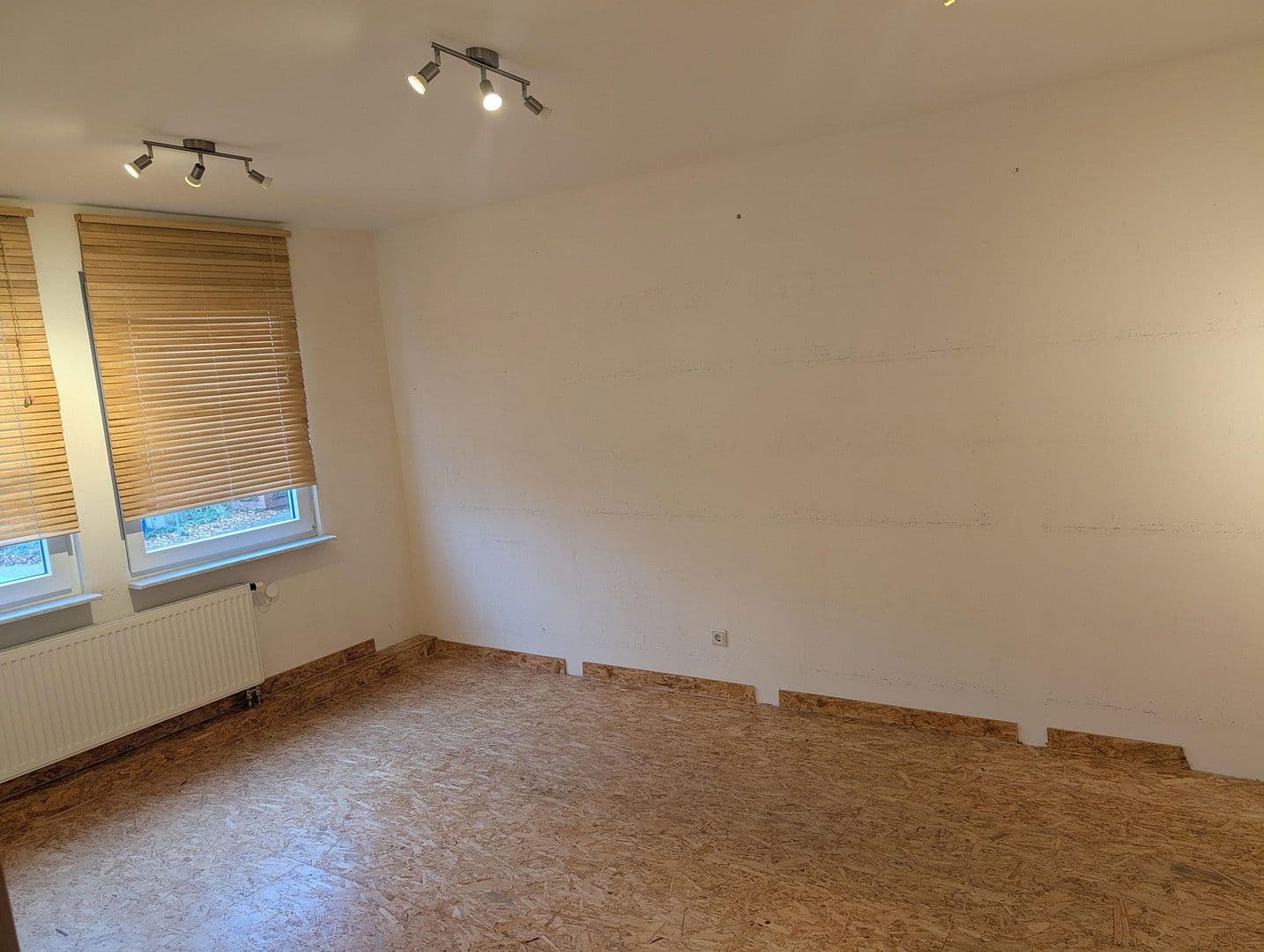 Pronájem kanceláře 436 m², Engelsdorfer Str. 373, Leipzig, Sasko Pronájem kanceláře 436 m², Engelsdorfer Str. 373, Leipzig, Sasko