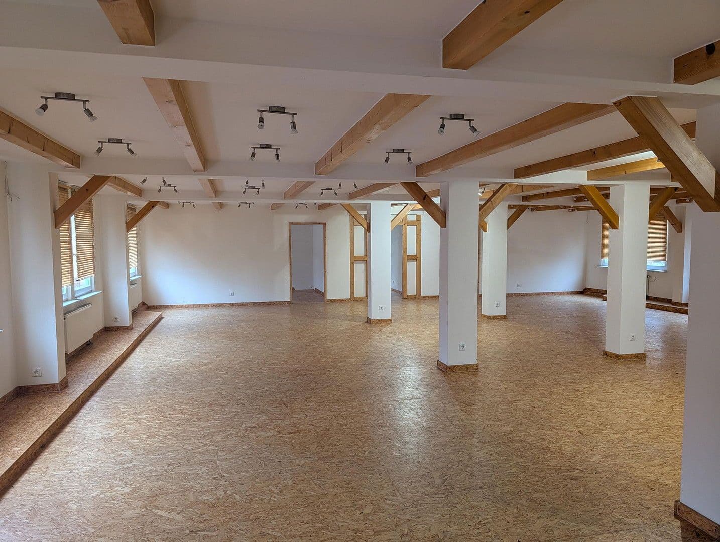 Pronájem kanceláře 436 m², Engelsdorfer Str. 373, Leipzig, Sasko Pronájem kanceláře 436 m², Engelsdorfer Str. 373, Leipzig, Sasko