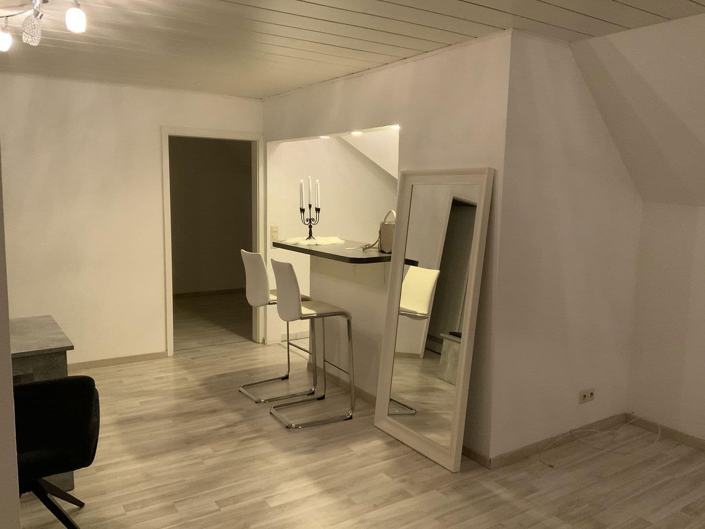 Pronájem bytu 2+1 50 m², Neckarwestheim, Bádensko-Württembersko Pronájem bytu 2+1 50 m², Neckarwestheim, Bádensko-Württembersko