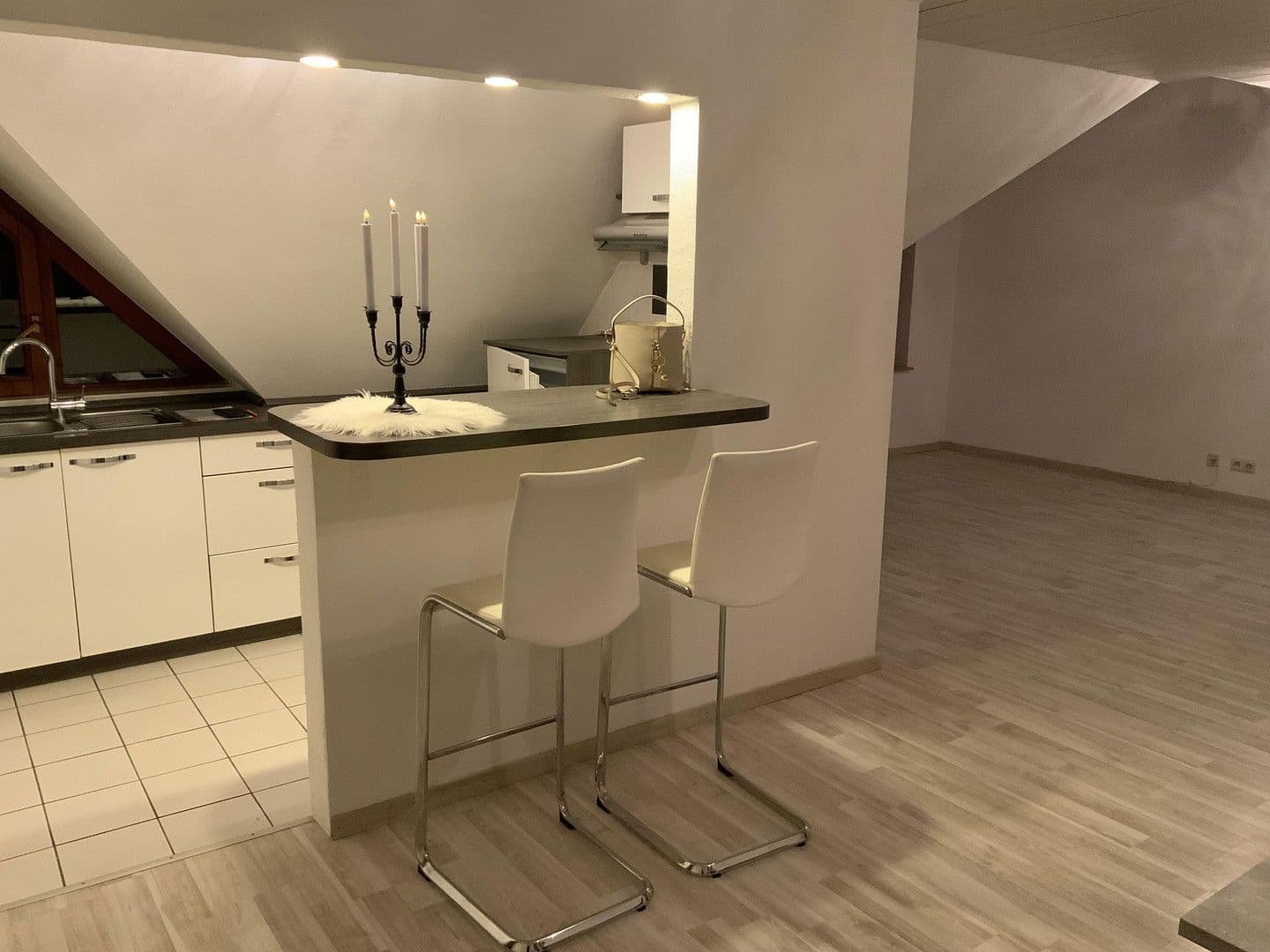 Pronájem bytu 2+1 50 m², Neckarwestheim, Bádensko-Württembersko Pronájem bytu 2+1 50 m², Neckarwestheim, Bádensko-Württembersko