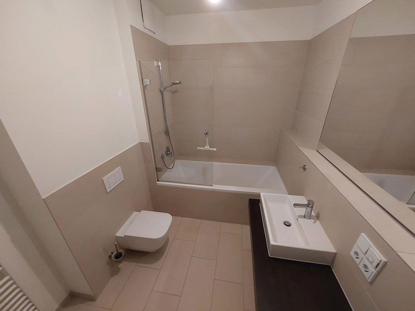 Prodej bytu 2+1 57 m², Kommandantenstraße 77, Berlin, Berlín Prodej bytu 2+1 57 m², Kommandantenstraße 77, Berlin, Berlín