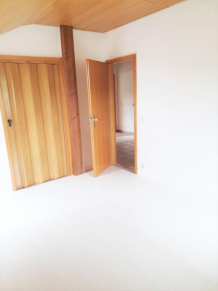 Pronájem bytu 3+1 98 m², Hünstetten, Hessen Pronájem bytu 3+1 98 m², Hünstetten, Hessen