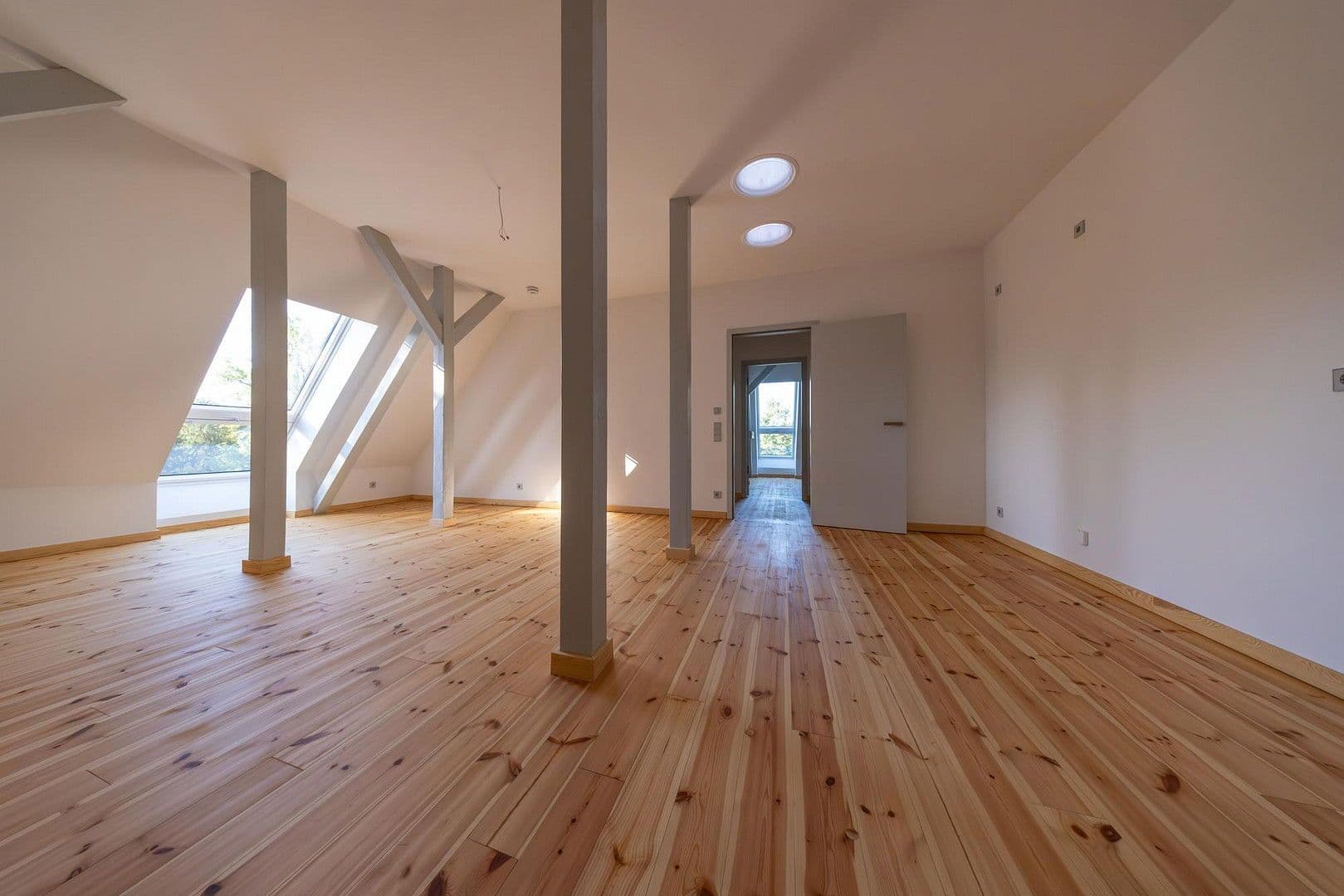 Pronájem bytu 4+1 107 m², Berliner Str. 27, Buckow, Braniborsko Pronájem bytu 4+1 107 m², Berliner Str. 27, Buckow, Braniborsko