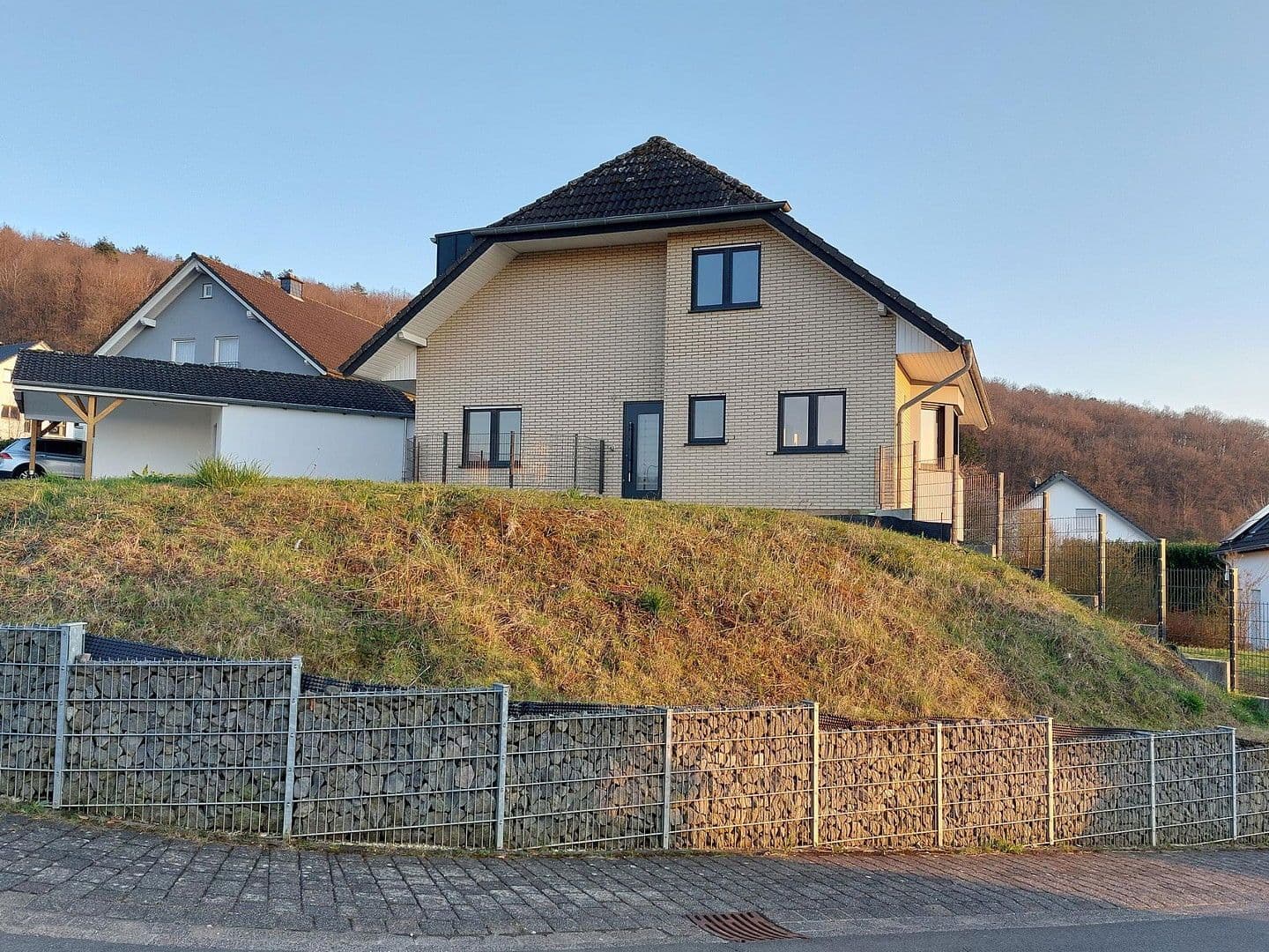 Prodej bytu 5+1 175 m², Schöndorf, Porýní-Falc Prodej bytu 5+1 175 m², Schöndorf, Porýní-Falc