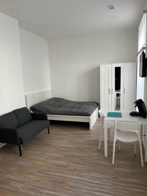 Pronájem bytu 1+1 25 m², Gumprechtstr. 2, Köln, Severní Porýní-Vestfálsko Pronájem bytu 1+1 25 m², Gumprechtstr. 2, Köln, Severní Porýní-Vestfálsko