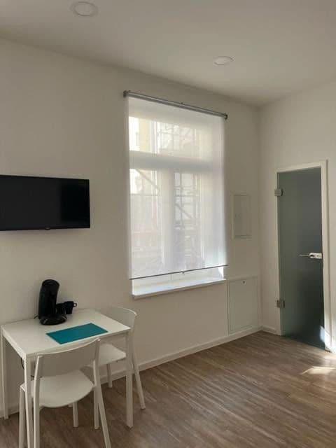 Pronájem bytu 1+1 25 m², Gumprechtstr. 2, Köln, Severní Porýní-Vestfálsko Pronájem bytu 1+1 25 m², Gumprechtstr. 2, Köln, Severní Porýní-Vestfálsko