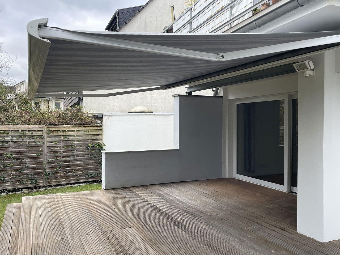 Prodej bytu 3+1 108 m², Meerbusch, Severní Porýní-Vestfálsko Prodej bytu 3+1 108 m², Meerbusch, Severní Porýní-Vestfálsko