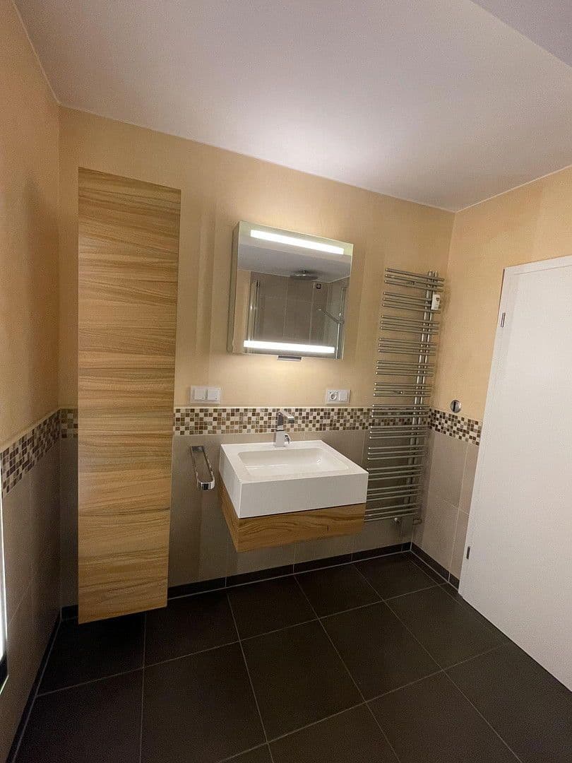 Prodej bytu 3+1 108 m², Meerbusch, Severní Porýní-Vestfálsko Prodej bytu 3+1 108 m², Meerbusch, Severní Porýní-Vestfálsko