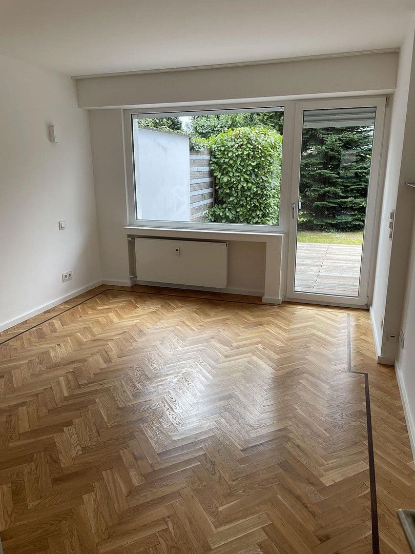 Prodej bytu 3+1 108 m², Meerbusch, Severní Porýní-Vestfálsko Prodej bytu 3+1 108 m², Meerbusch, Severní Porýní-Vestfálsko
