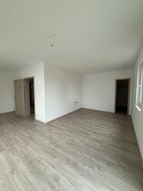 Prodej bytu 3+1 74 m², Berlin, Berlín Prodej bytu 3+1 74 m², Berlin, Berlín