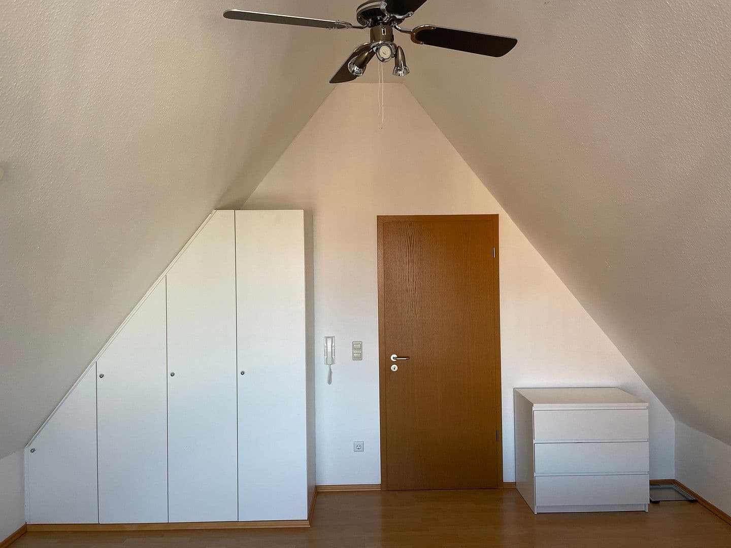 Pronájem bytu 3+1 78 m², Hauptstrasse 22, Herrenberg, Bádensko-Württembersko Pronájem bytu 3+1 78 m², Hauptstrasse 22, Herrenberg, Bádensko-Württembersko