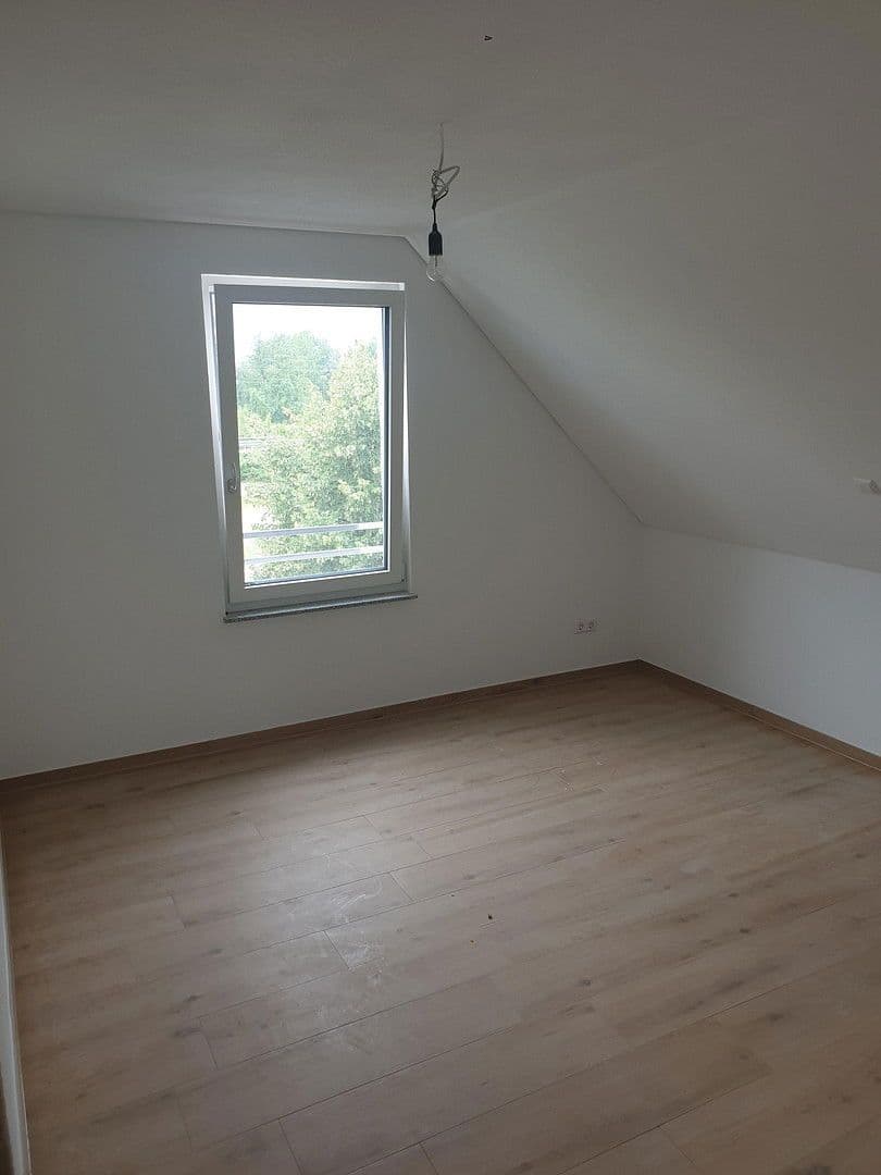 Pronájem bytu 3+kk 65 m², Schillerstraße 32, Eislingen/Fils, Bádensko-Württembersko Pronájem bytu 3+kk 65 m², Schillerstraße 32, Eislingen/Fils, Bádensko-Württembersko