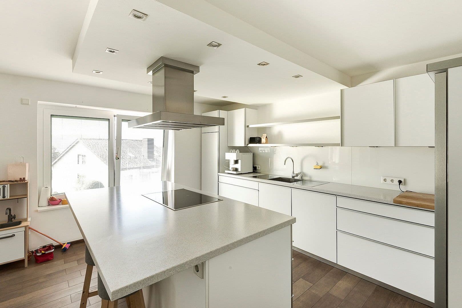 Pronájem domu 326 m², pozemek 1.138 m², Bürgstadt, Bavorsko Pronájem domu 326 m², pozemek 1.138 m², Bürgstadt, Bavorsko