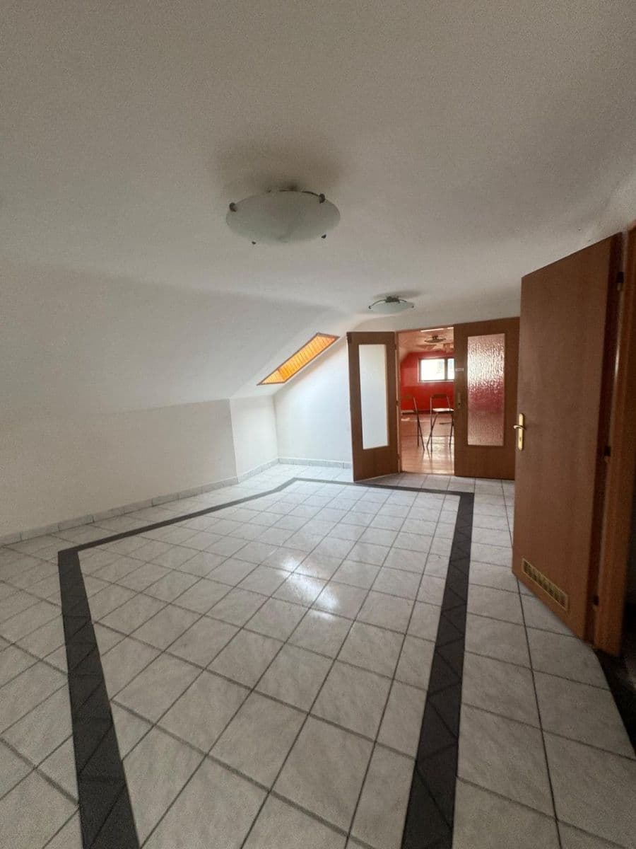 Prodej nebytového prostoru 450 m², Kukuričná, Nové Mesto, Bratislavský kraj Prodej nebytového prostoru 450 m², Kukuričná, Nové Mesto, Bratislavský kraj