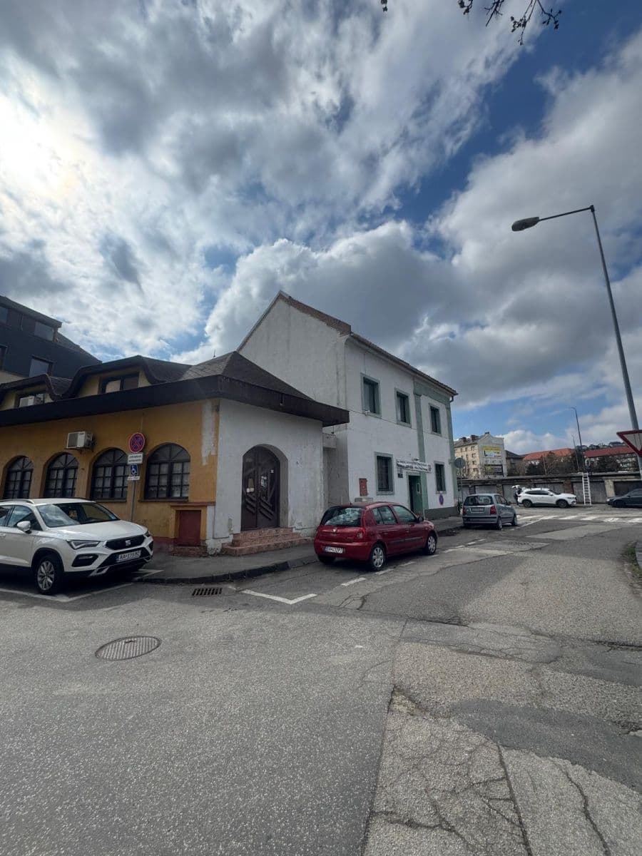 Prodej nebytového prostoru 450 m², Kukuričná, Nové Mesto, Bratislavský kraj Prodej nebytového prostoru 450 m², Kukuričná, Nové Mesto, Bratislavský kraj