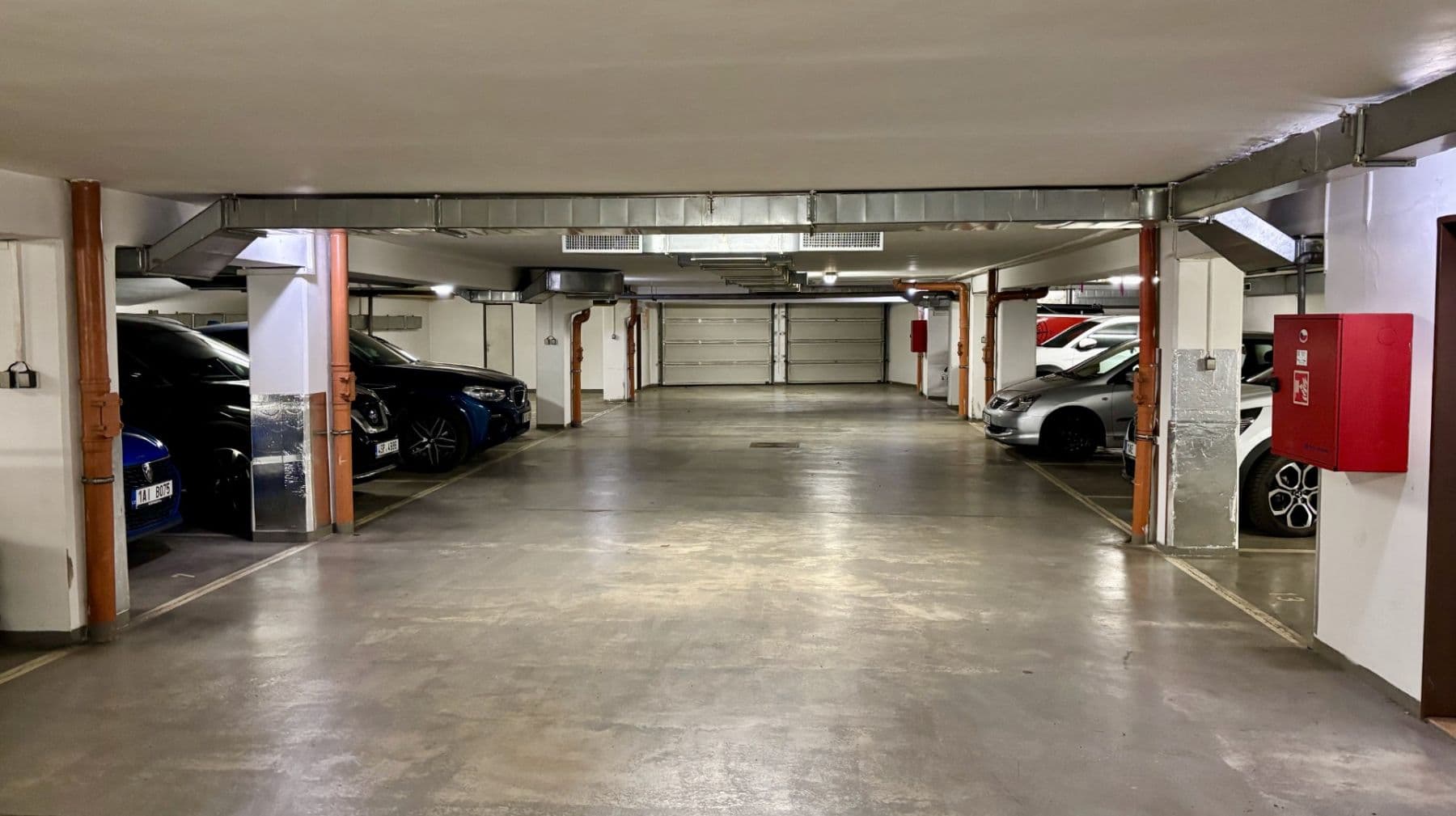 Pronájem garáže 22 m², Pitkovická, Praha, Praha Pronájem garáže 22 m², Pitkovická, Praha, Praha